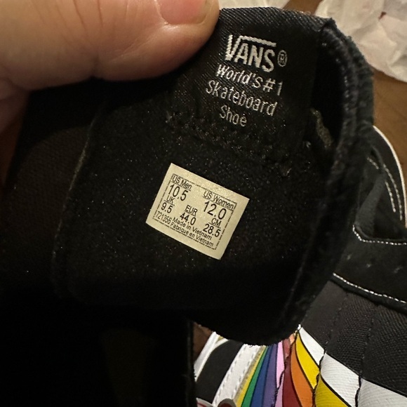 #48 ❤️ BNWT VANS DK8 Hi Rainbow black suede sneakers - Picture 8 of 11